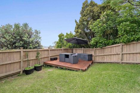 Photo of property in 1/18 Holt Avenue, Torbay, Auckland, 0630