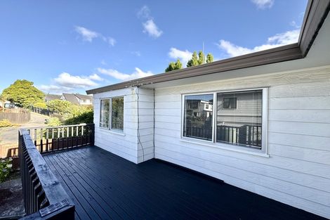 Photo of property in 2/144 Bradbury Road, Botany Downs, Auckland, 2010