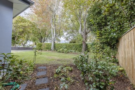 Photo of property in 43 Manapouri Crescent, Hokowhitu, Palmerston North, 4410