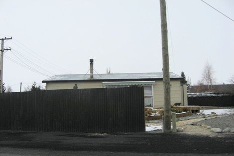 Photo of property in 18 Simons Street, Twizel, 7901