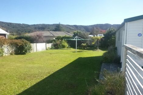 Photo of property in 16 Peel Place, Wainuiomata, Lower Hutt, 5014