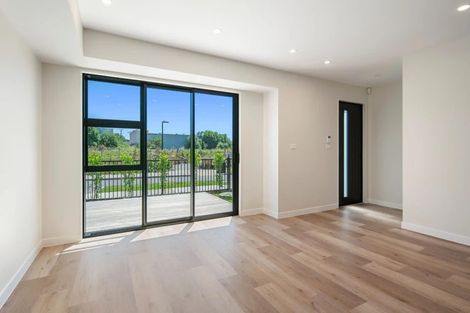 Photo of property in 126 Vintry Drive, Kumeu, 0810