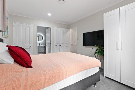 Photo of property in 4 Kumar Place, The Gardens, Auckland, 2105