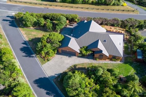 Photo of property in 70 Mount Marua Way, Timberlea, Upper Hutt, 5018