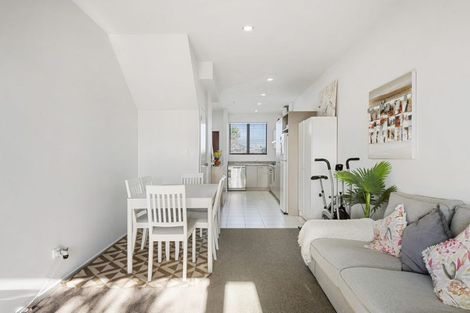 Photo of property in 24/22 Northcross Drive, Oteha, Auckland, 0632