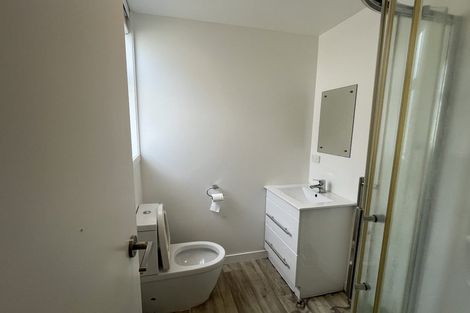 Photo of property in 17/125 Queens Drive, Lyall Bay, Wellington, 6022