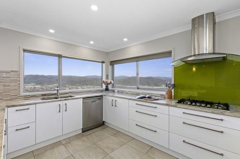 Photo of property in 34 Arahiwi Grove, Tirohanga, Lower Hutt, 5010