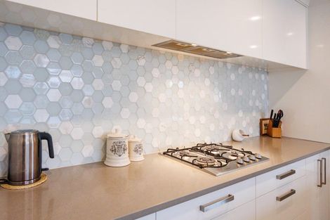 Photo of property in 6 Atlantic Drive, Fitzherbert, Palmerston North, 4410