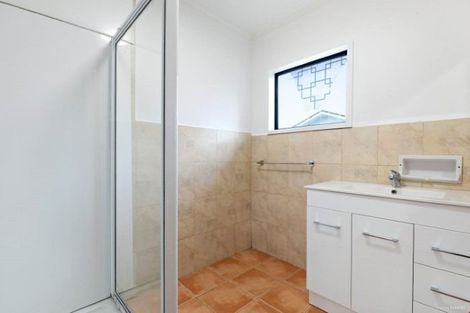 Photo of property in 16 Chequers Avenue, Glenfield, Auckland, 0629