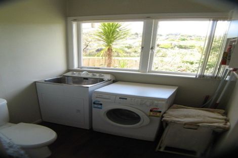 Photo of property in 19 Woodstock Road, Forrest Hill, Auckland, 0620