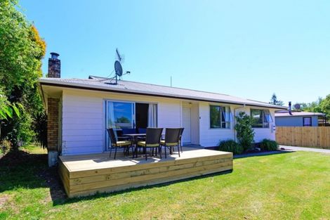 Photo of property in 8 Luke Place, Fairy Springs, Rotorua, 3015