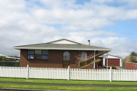 Photo of property in 49 Takiroa Street, Urenui, 4375