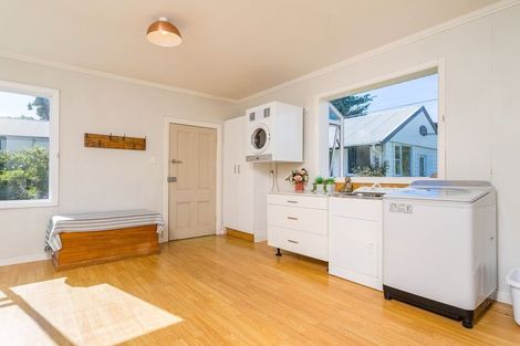 Photo of property in 264 Gladstone Road North, Mosgiel, 9092