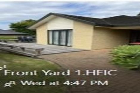 Photo of property in 17 Rosetti Rise, West Harbour, Auckland, 0618