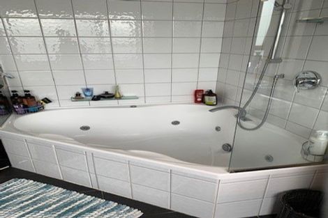 Photo of property in 117 Seaview Road, Paraparaumu Beach, Paraparaumu, 5032