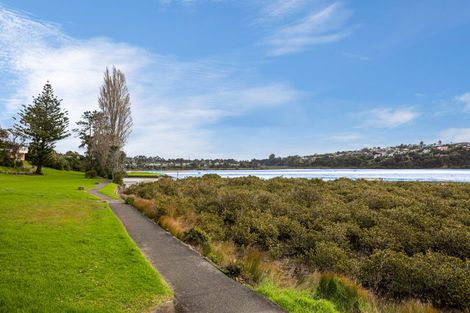Photo of property in 4 Mana Place, Te Atatu Peninsula, Auckland, 0610
