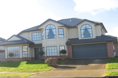 Photo of property in 16 Thornbury Crescent, East Tamaki Heights, Auckland, 2016