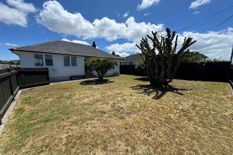 Photo of property in 56 Kelwyn Road, Kelston, Auckland, 0602