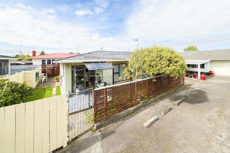 Photo of property in 2 Bethel Court, Milson, Palmerston North, 4414