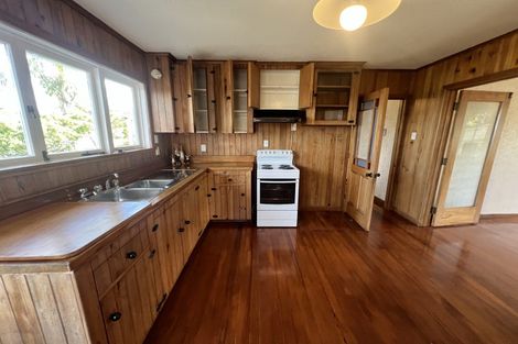 Photo of property in 41 Montgomery Avenue, Rothesay Bay, Auckland, 0630