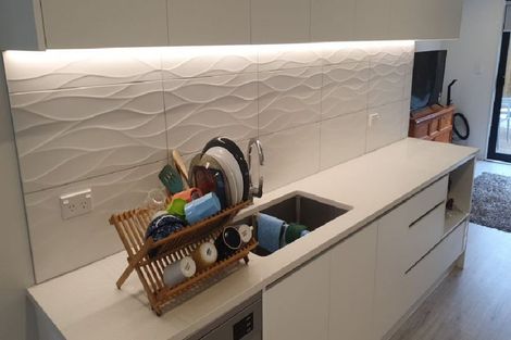 Photo of property in 8d Roys Road, Weymouth, Auckland, 2103