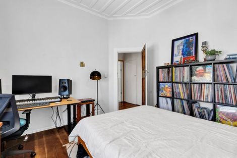 Photo of property in 43 Victoria Street, Hawera, 4610