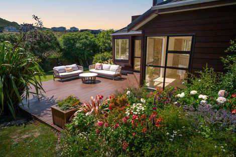 Photo of property in 14 Aintree Grove, Churton Park, Wellington, 6037