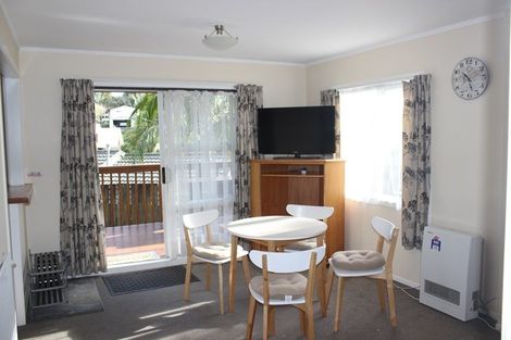 Photo of property in 1/179 Carlisle Road, Northcross, Auckland, 0632