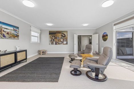 Photo of property in 18 Panorama Heights, Orewa, 0931