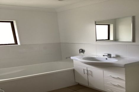 Photo of property in 5 Aintree Grove, Churton Park, Wellington, 6037