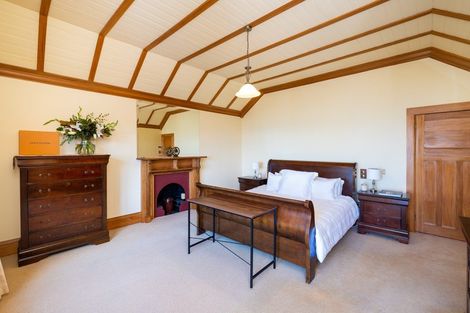 Photo of property in 16 Hukarere Road, Bluff Hill, Napier, 4110