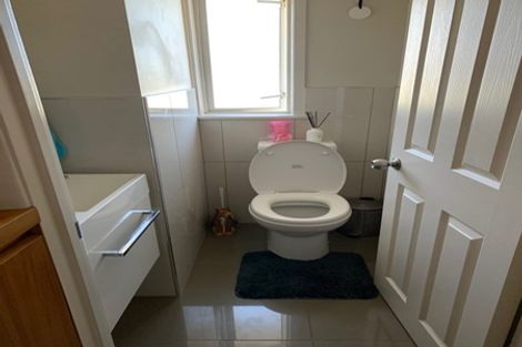 Photo of property in 41 Lynwood Road, New Lynn, Auckland, 0600