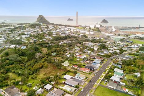 Photo of property in 84 Pioneer Road, Moturoa, New Plymouth, 4310