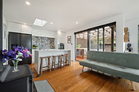 Photo of property in 94a Dyers Pass Road, Cashmere, Christchurch, 8022