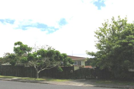 Photo of property in 104 Lynn Road, Bayview, Auckland, 0629