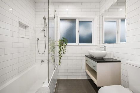 Photo of property in 2/134 Onewa Road, Northcote, Auckland, 0627