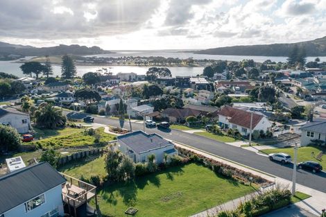 Photo of property in 8a Gilmour Street, Raglan, 3225