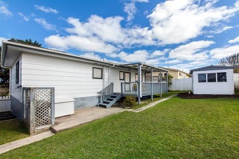 Photo of property in 17 Benchmark Drive, Massey, Auckland, 0614