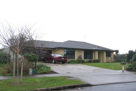 Photo of property in 12 Logan Place, Kelvin Grove, Palmerston North, 4414