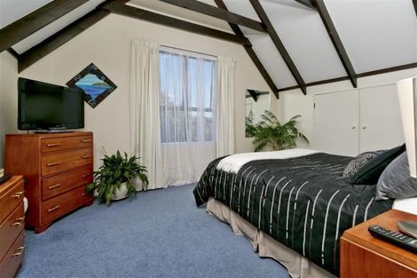 Photo of property in 2/17 Weetman Drive, Browns Bay, Auckland, 0630