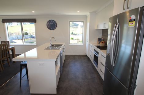 Photo of property in 32 Blue Stone Drive, Waiareka Junction, Oamaru, 9401
