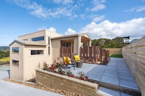 Photo of property in 5 Blue Moon Rise, Langs Beach, 0582