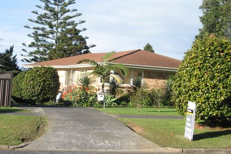 Photo of property in 94 Lawrence Crescent, Hillpark, Auckland, 2102