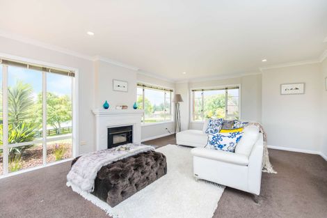 Photo of property in 2 Aunceston Rise, Alfriston, Auckland, 2105