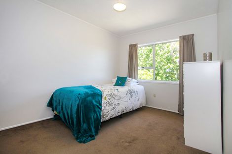 Photo of property in 1/56 Knightsbridge Drive, Forrest Hill, Auckland, 0620