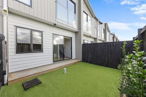 Photo of property in 63 Whare Kauri Road, Papakura, 2110