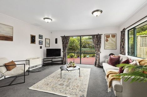 Photo of property in 38 Landsdowne Terrace, Karori, Wellington, 6012
