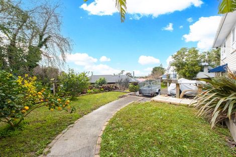 Photo of property in 72 Colwill Road, Massey, Auckland, 0614