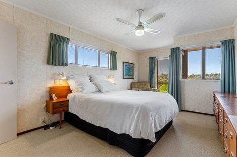 Photo of property in 81 Kennedy Avenue, Forrest Hill, Auckland, 0620