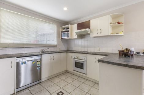Photo of property in 18 Piriti Place, Weymouth, Auckland, 2103